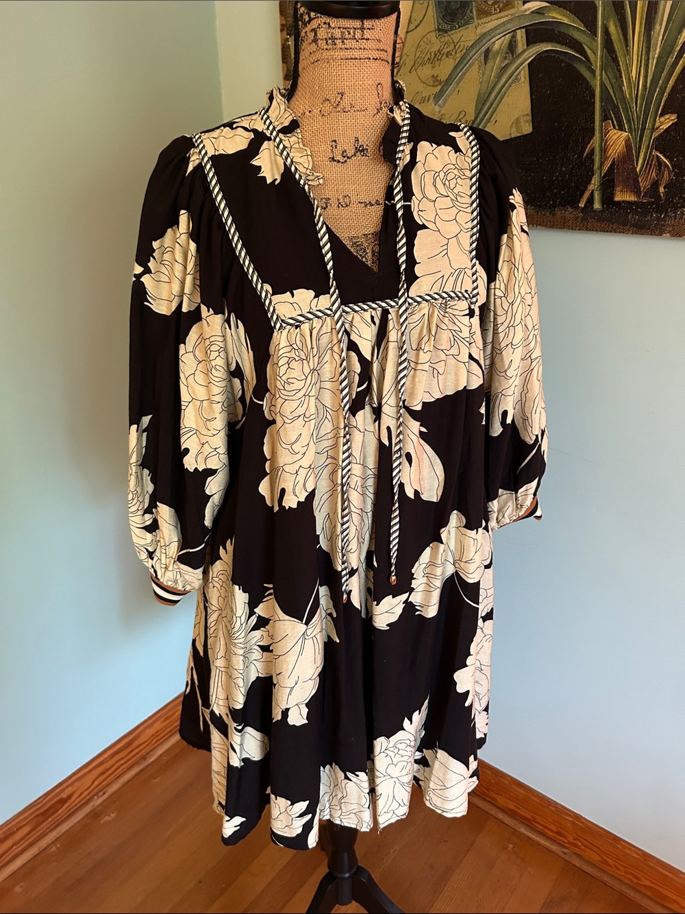 entro Black Midi Dress with Cream Floral Print
